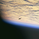 Imagen para el artículo titulado Black Knight: el retorcido origen del bulo sobre el satélite extraterrestre que vigila nuestro planeta
